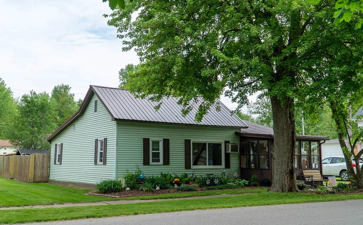 Exterior of home for sale in Millersburg, Indiana: 117 West Main Street