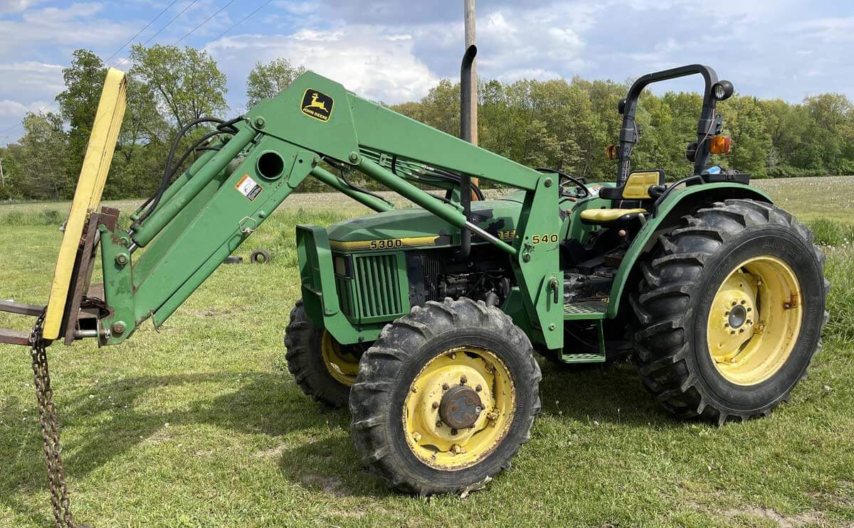 Three Rivers, Michigan auction: John Deere Tractor